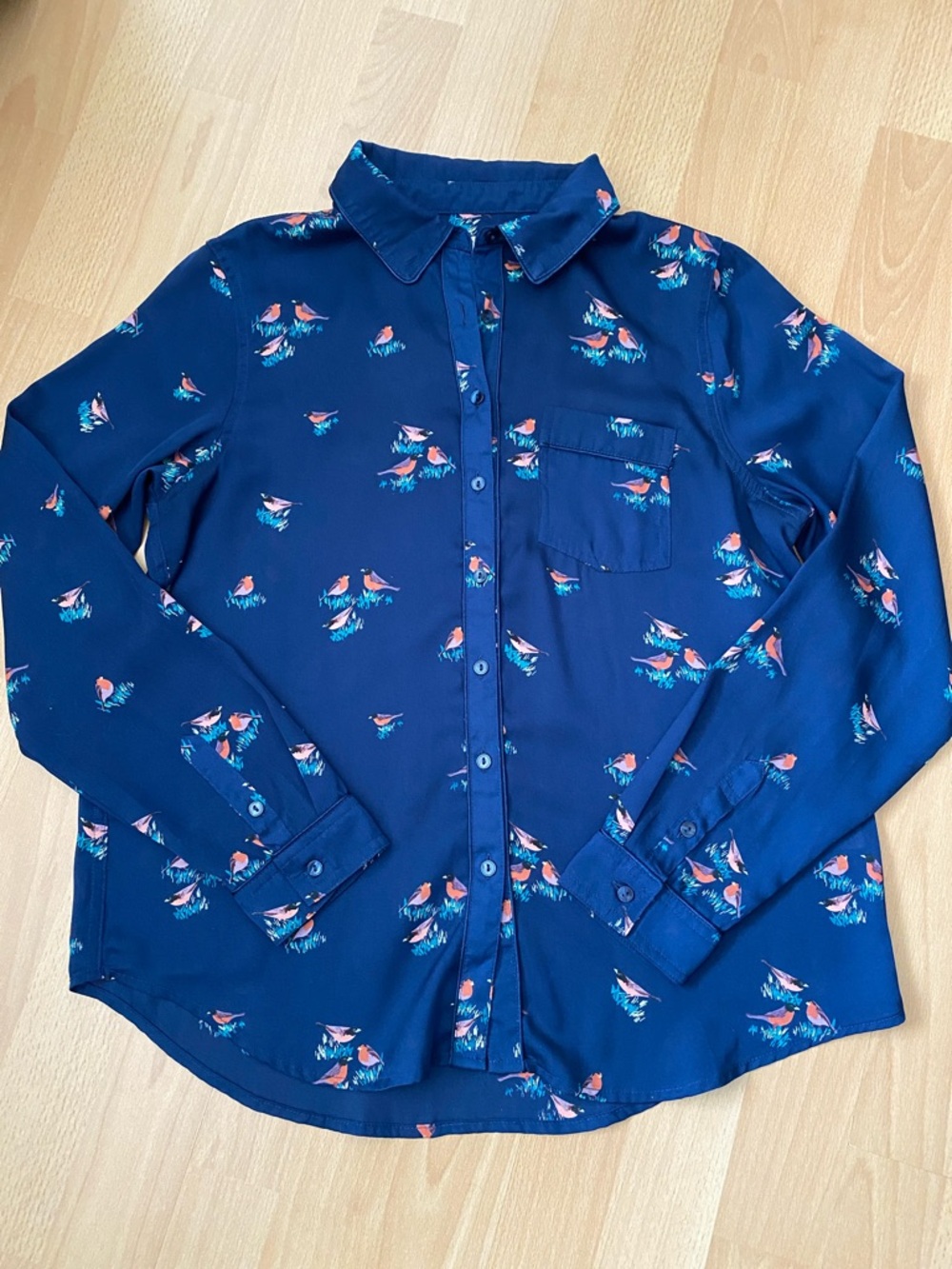 Liz Claiborne Navy Button-Front Bird Print Blouse Size Petite Medium